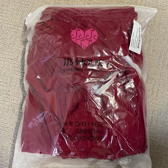 Burgundy bridesmaids/ prom dress - Picture 9 of 9